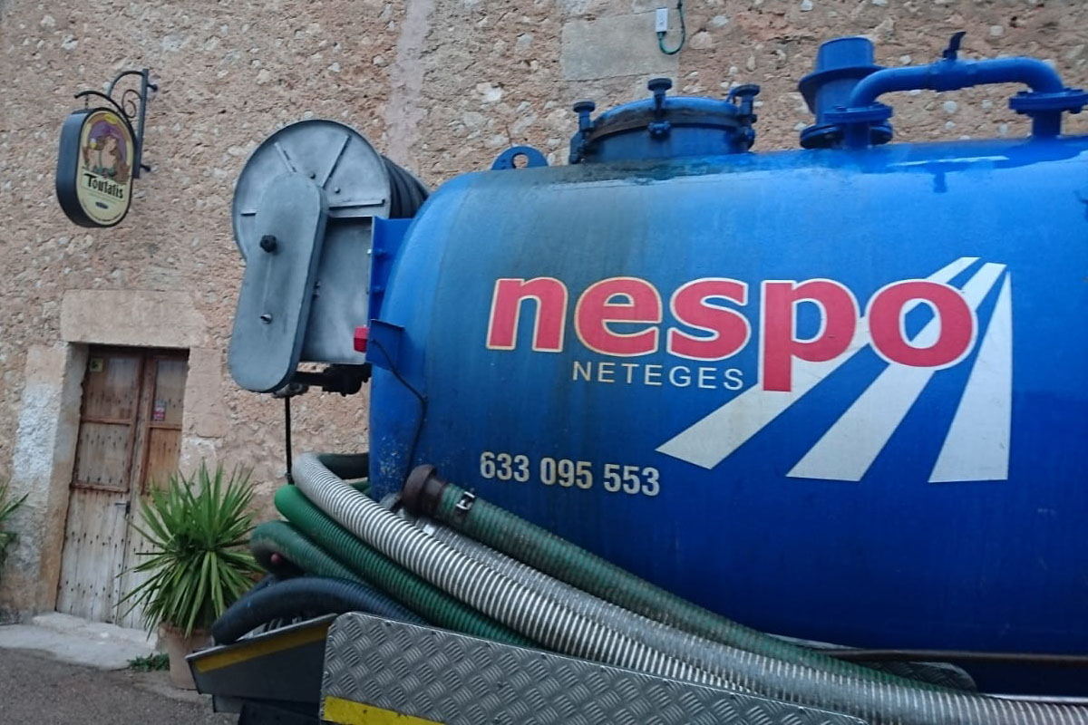Camió cisterna limpiezas industriales Nespo | Limpiezas industriales Nespo